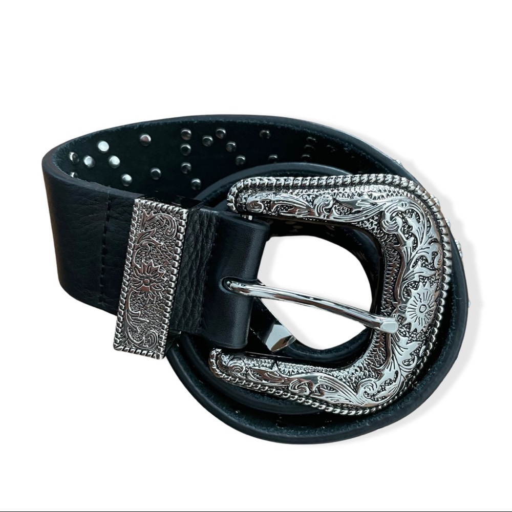 Authentic B-low the belt size small.